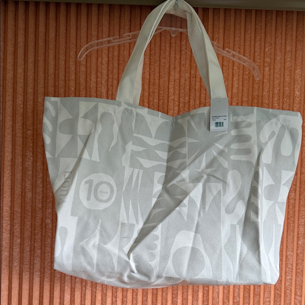 Vuori Stylish Gray Father’s Day 25 Tote Bag